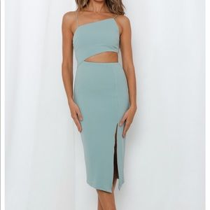 Make the cut midi dress by Hello Molly